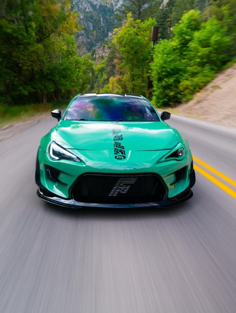Gloss Porsche Green - Aura Vinyl