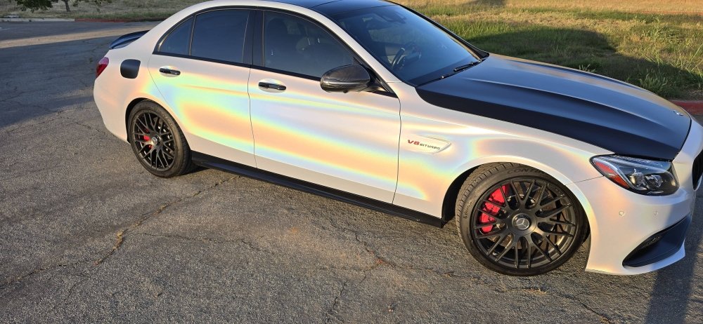 Satin Iridescent White - Aura Vinyl