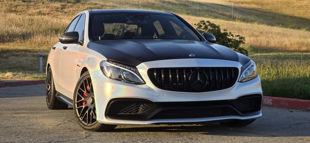 Satin Iridescent White - Aura Vinyl