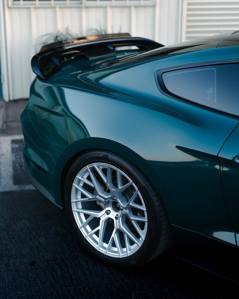 Ultra Gloss British Racing Green - Aura Vinyl