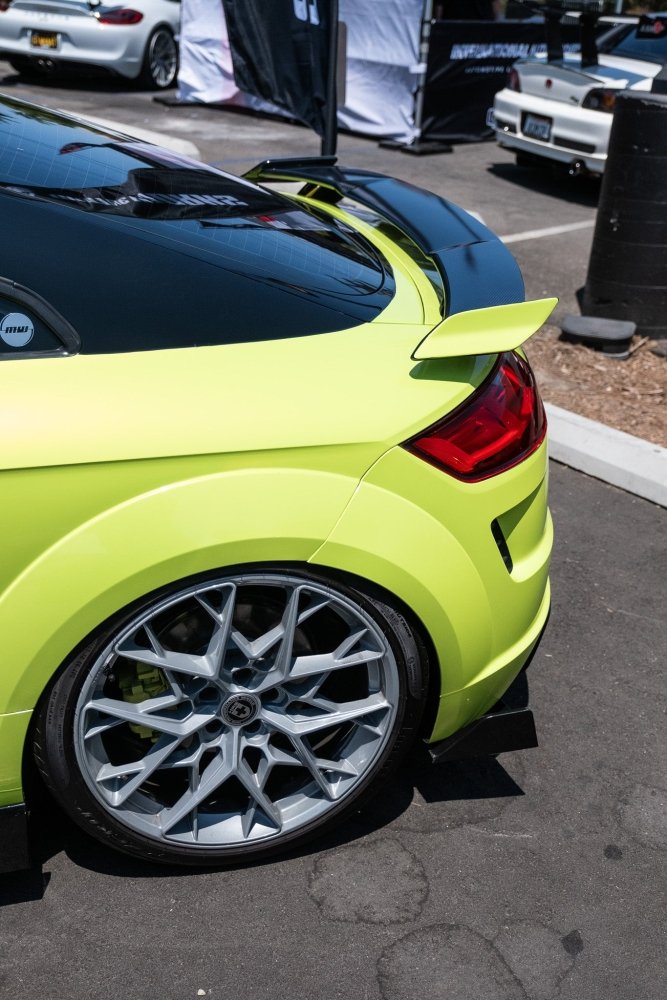 Ultra Gloss Coral Fluro Yellow - Aura Vinyl