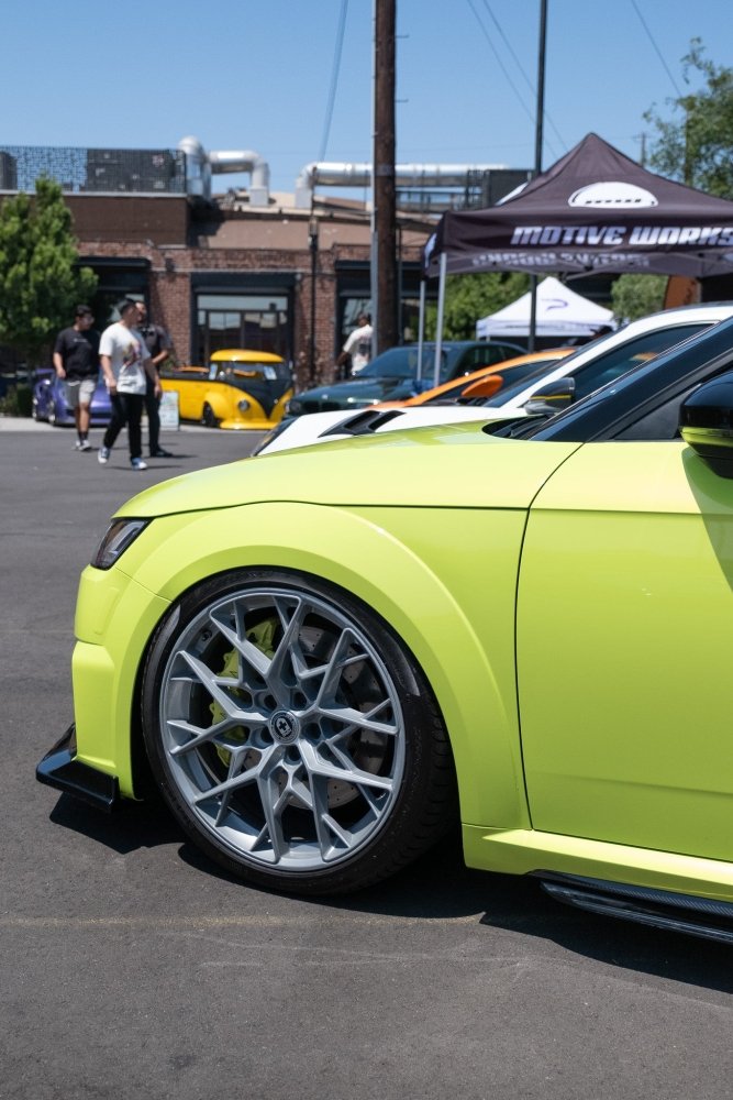 Ultra Gloss Coral Fluro Yellow - Aura Vinyl