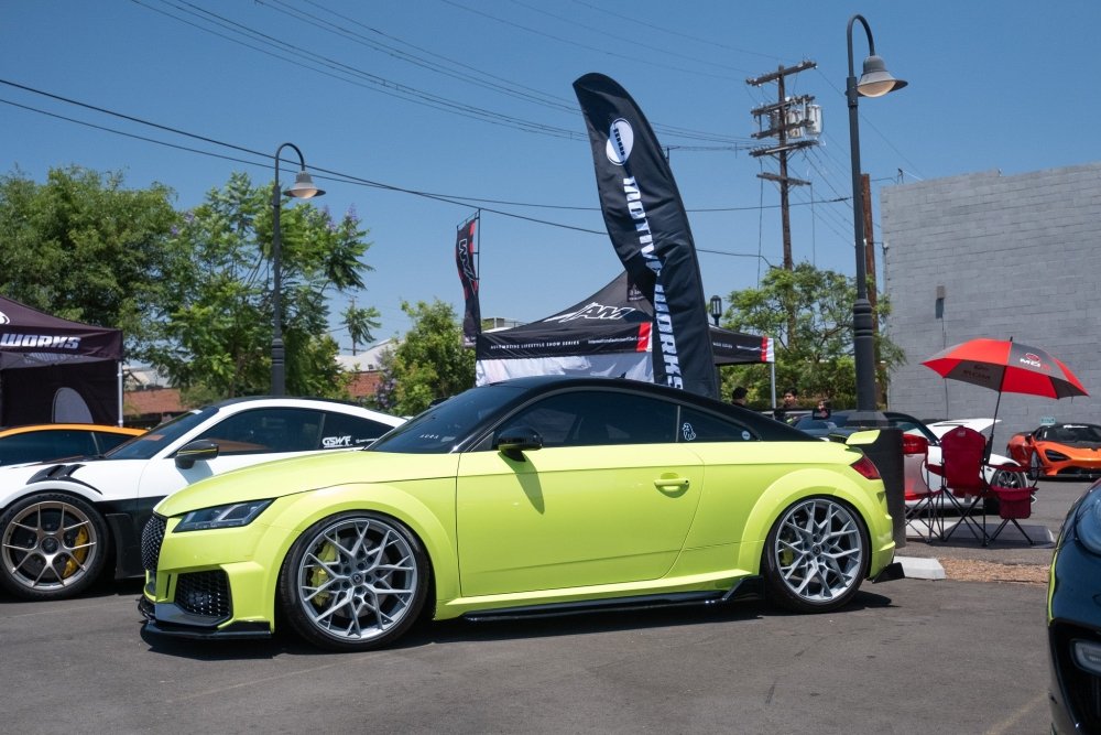 Ultra Gloss Coral Fluro Yellow - Aura Vinyl