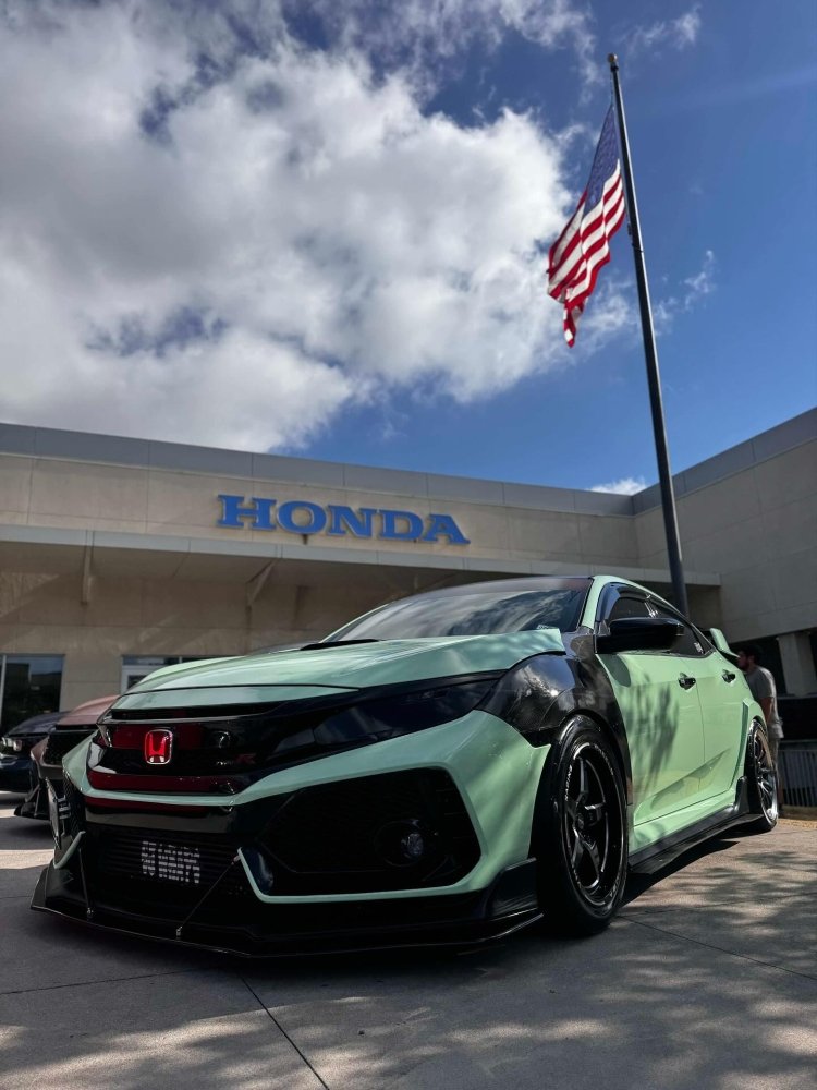 Ultra Gloss Pistachio Green - Aura Vinyl