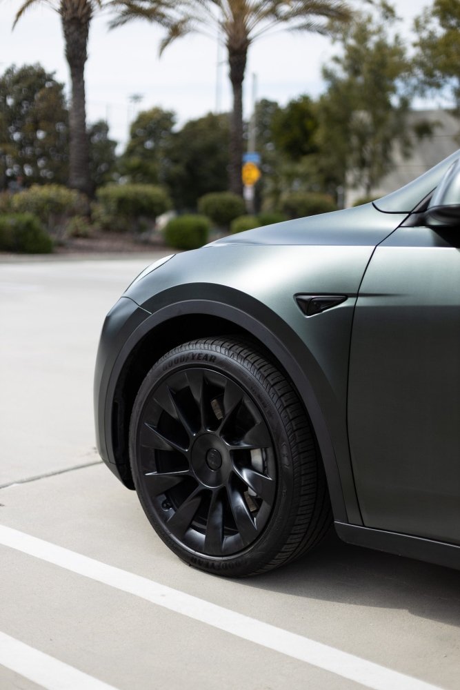 Matte Black Green Shift - Aura Vinyl