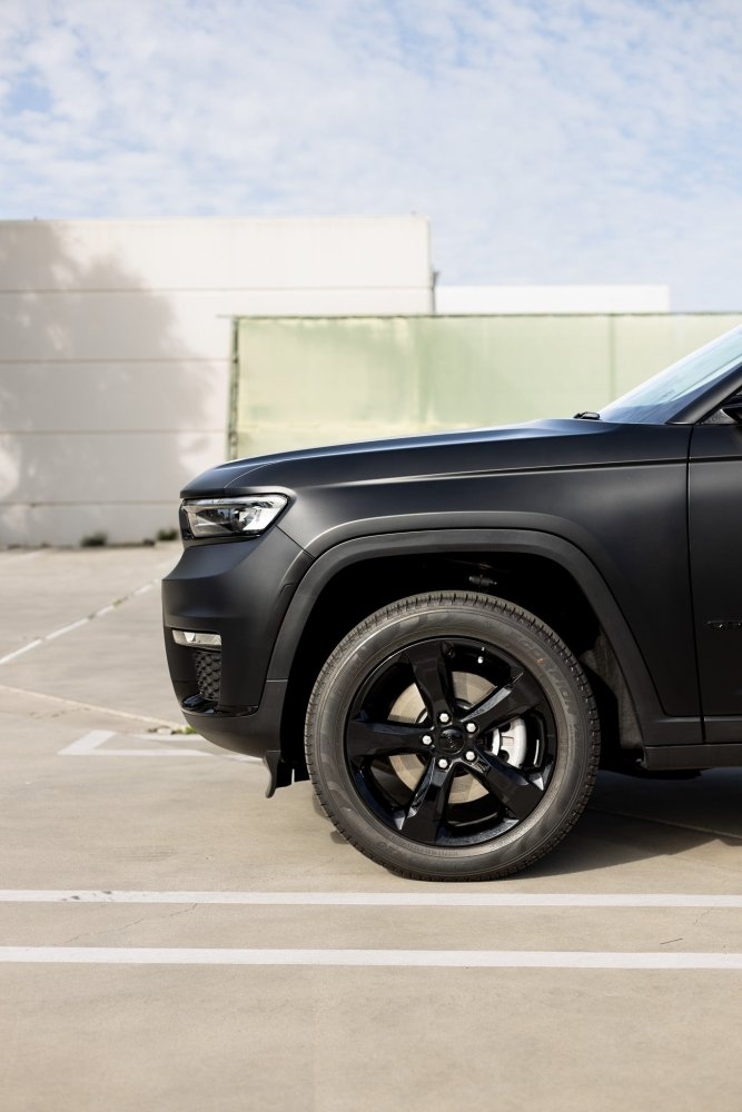 Perfect Matte Black - Aura Vinyl