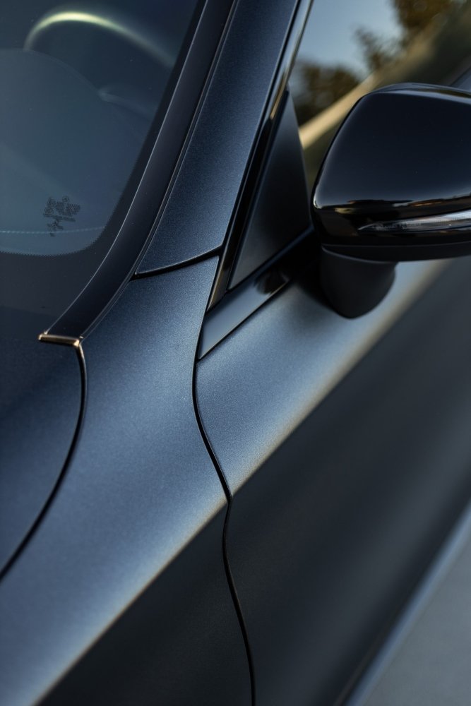 Satin Diamond Warrior Black - Aura Vinyl