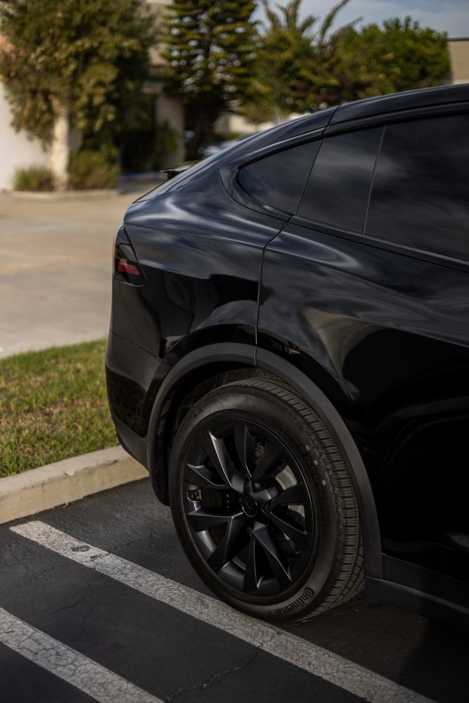 Ultra Gloss Black - Aura Vinyl