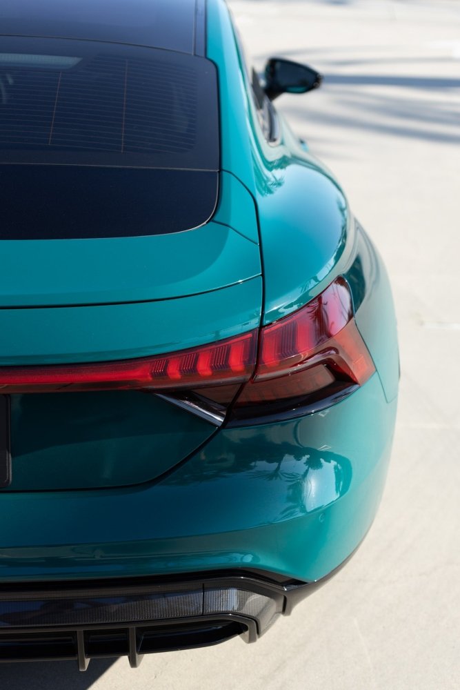 Ultra Gloss Hunter Green - Aura Vinyl