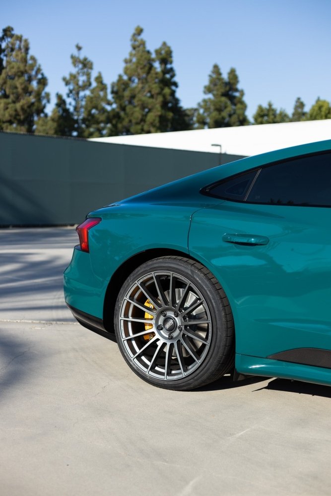 Ultra Gloss Hunter Green - Aura Vinyl