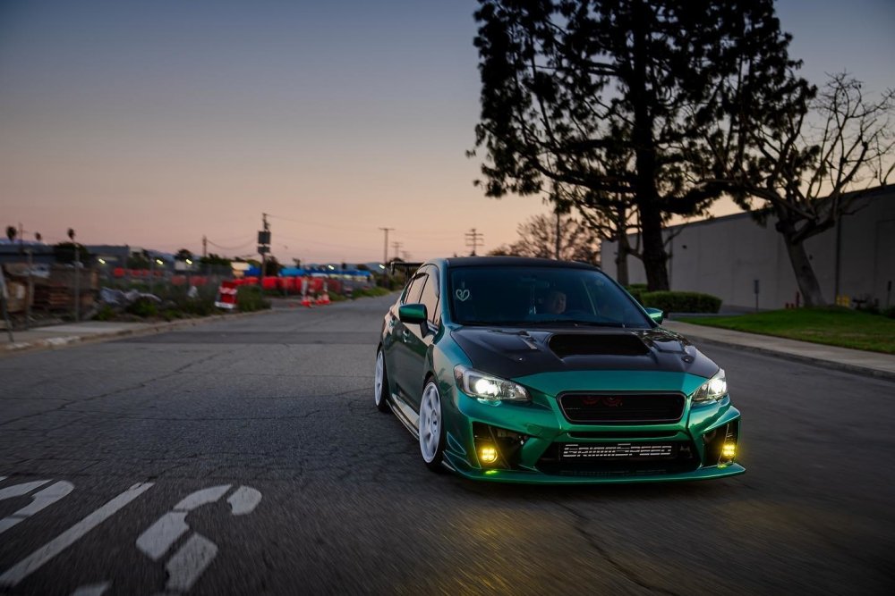 Ultra Gloss Paint Metallic Bright Green - Aura Vinyl