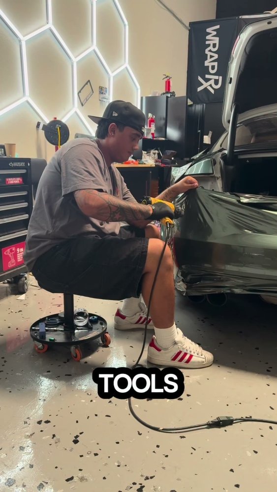 Essential tools to vinyl wrap your car - Aura Vinyl