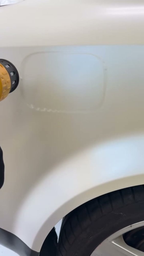 How to wrap a gas cap on a white car - Aura Vinyl
