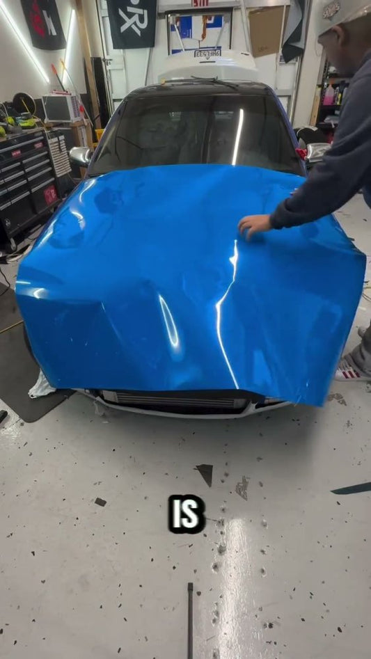 How to wrap a hood by yourself on an Audi A4 - Aura Vinyl