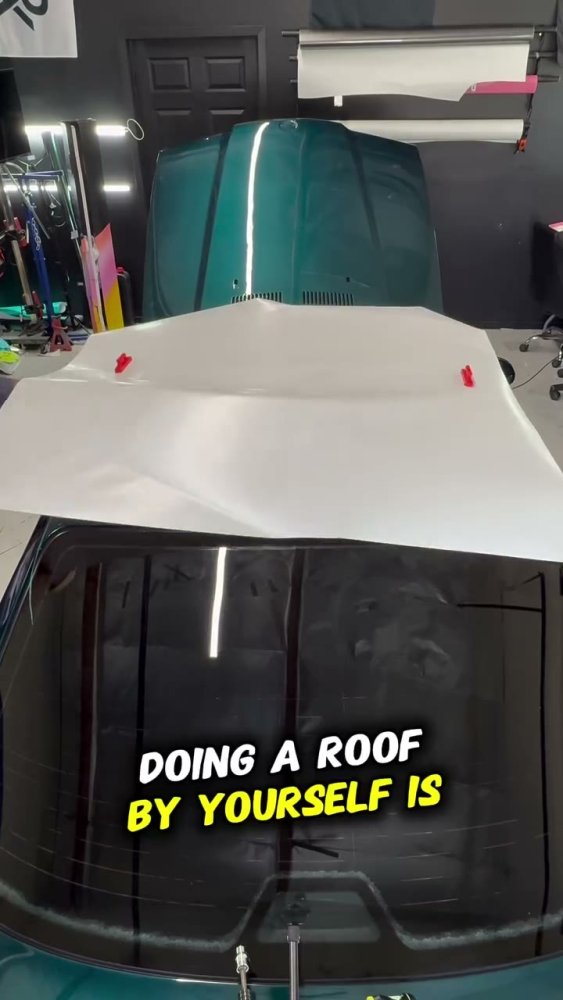 Roof wrap install on an Acura Integra - Aura Vinyl