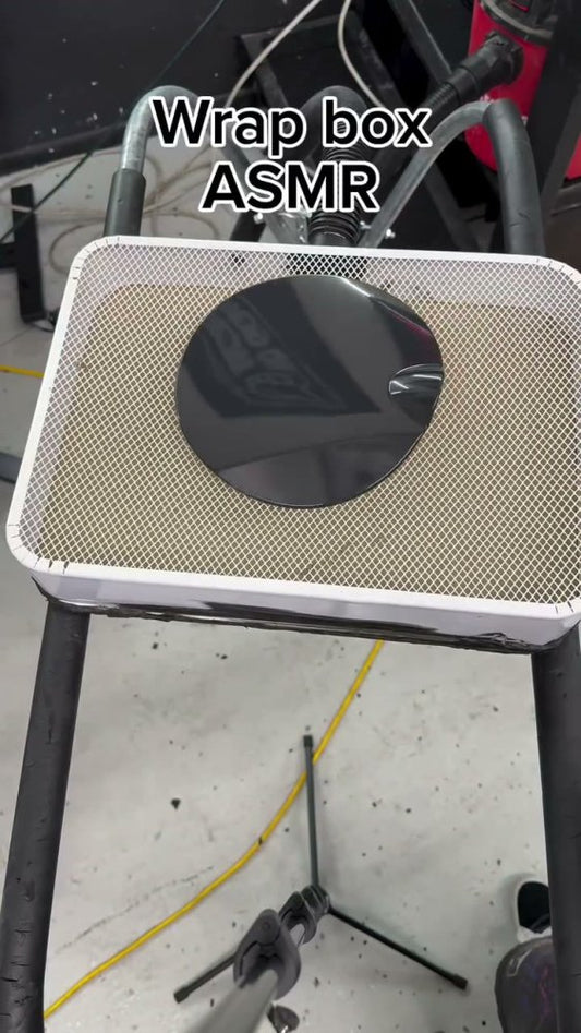 Wrapping a car fuel door with a vacuum wrap box - Aura Vinyl