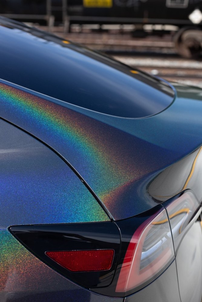 Gloss Iridescent Psychedelic Grey vehicle finish