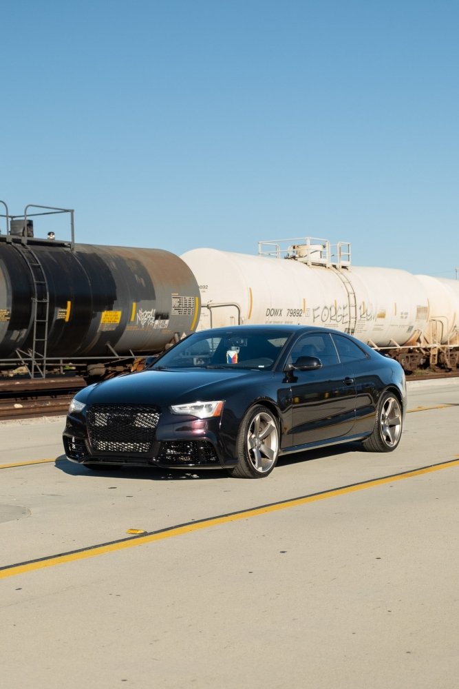 Gloss Phantom Midnight Red - Aura Vinyl