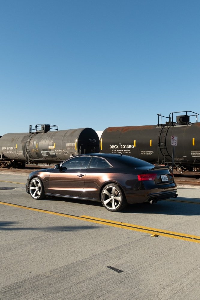 Gloss Phantom Midnight Red - Aura Vinyl