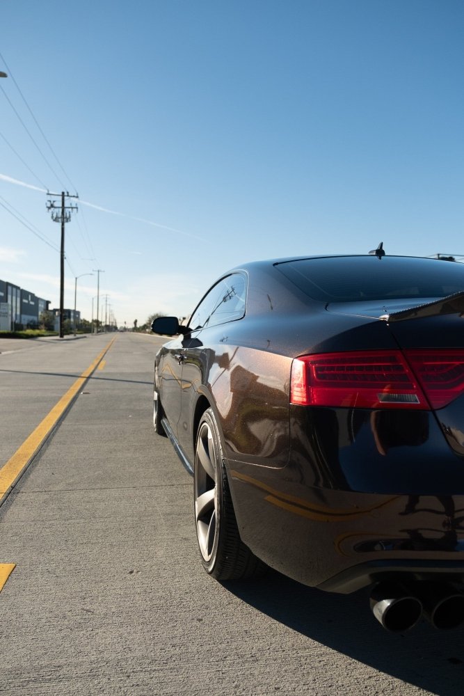 Gloss Phantom Midnight Red - Aura Vinyl