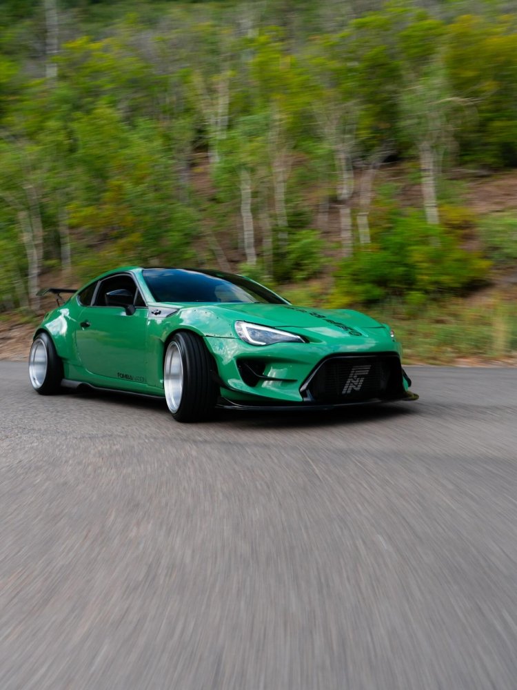 Gloss Porsche Green - Aura Vinyl