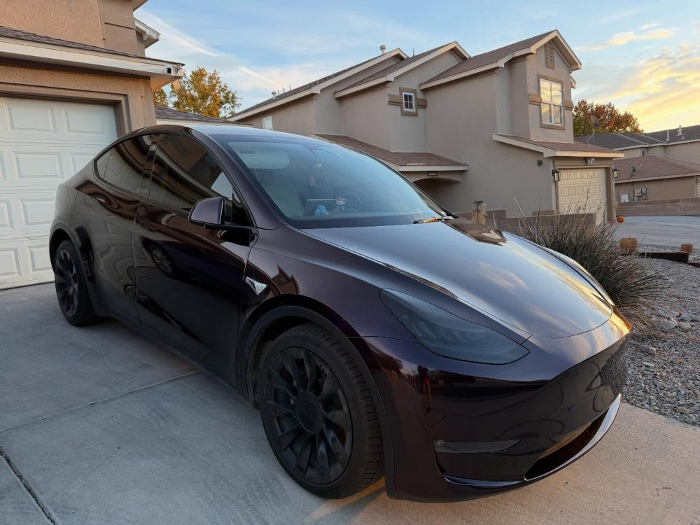 Ultra Gloss Diamond Black Red Shift - Aura Vinyl