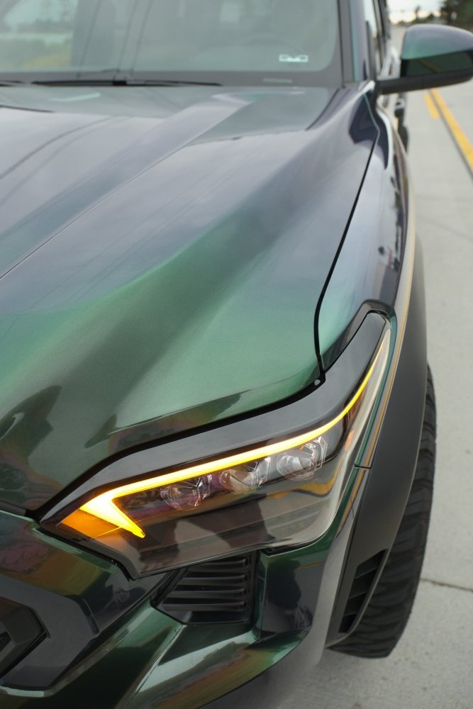High‑shine green silver shift vinyl