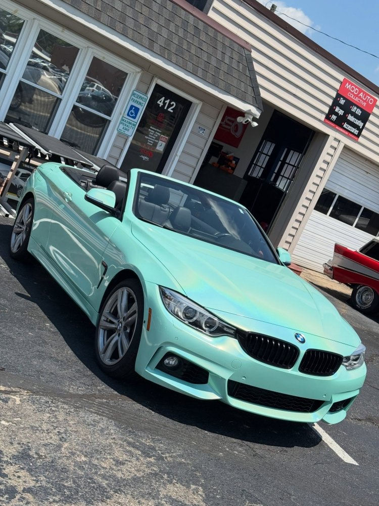 Ultra Gloss Iridescent Tiffany Blue - Aura Vinyl