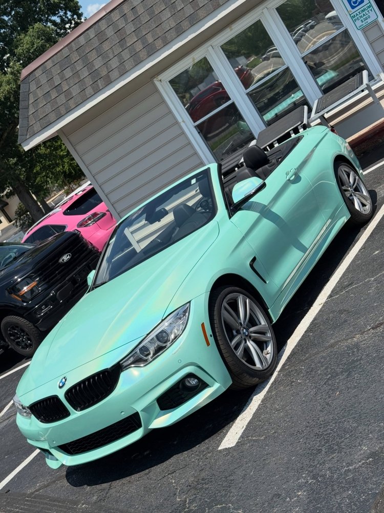 Ultra Gloss Iridescent Tiffany Blue - Aura Vinyl