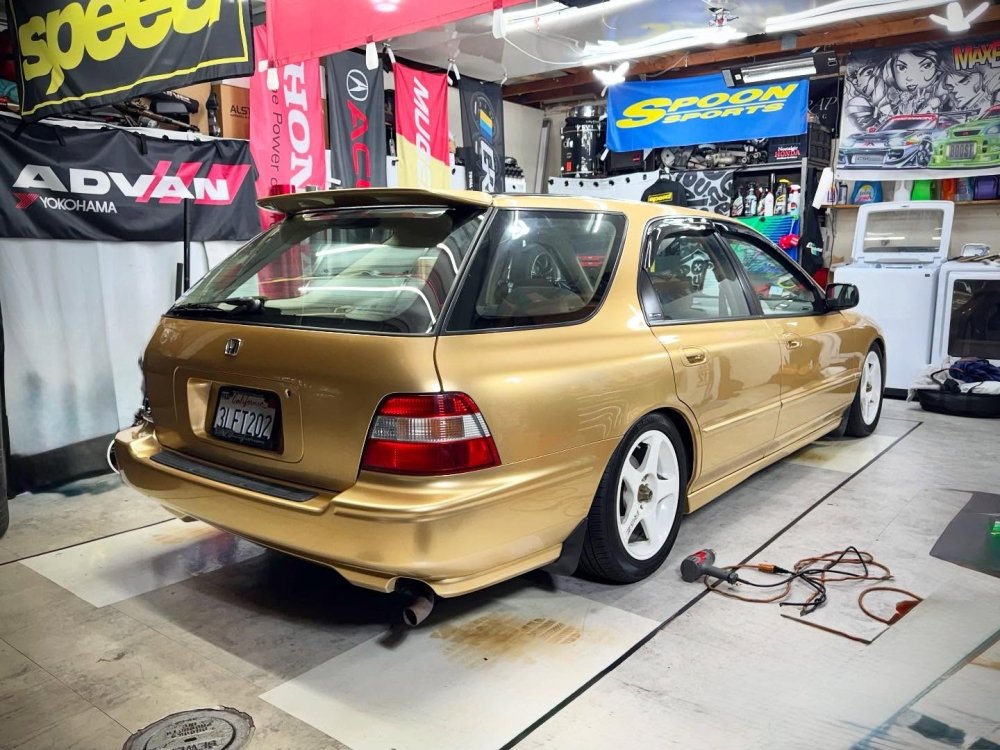 High-end gloss metallic gold vinyl