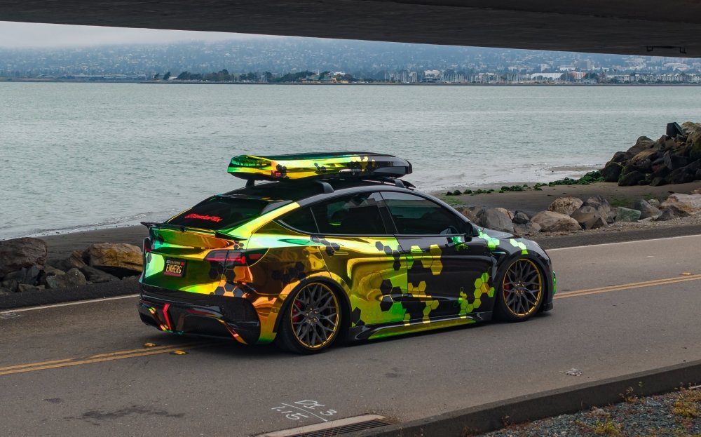 Ultra Gloss Tropical Chrome - Aura Vinyl
