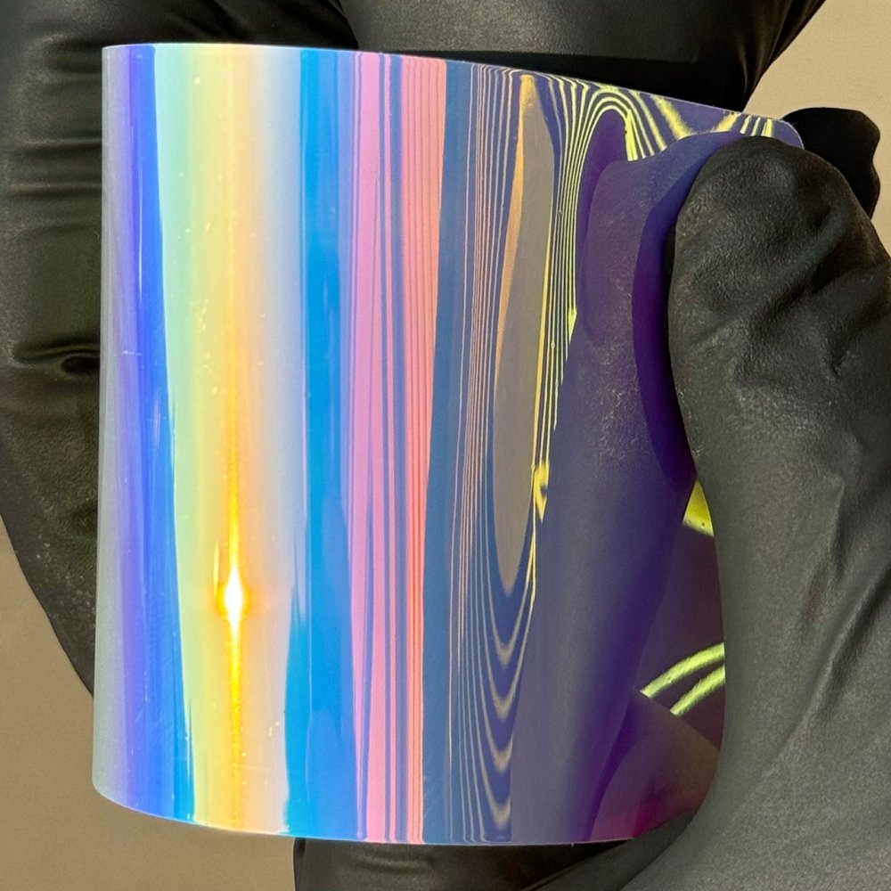 Ultra Gloss White Prismatic Chrome - Aura Vinyl