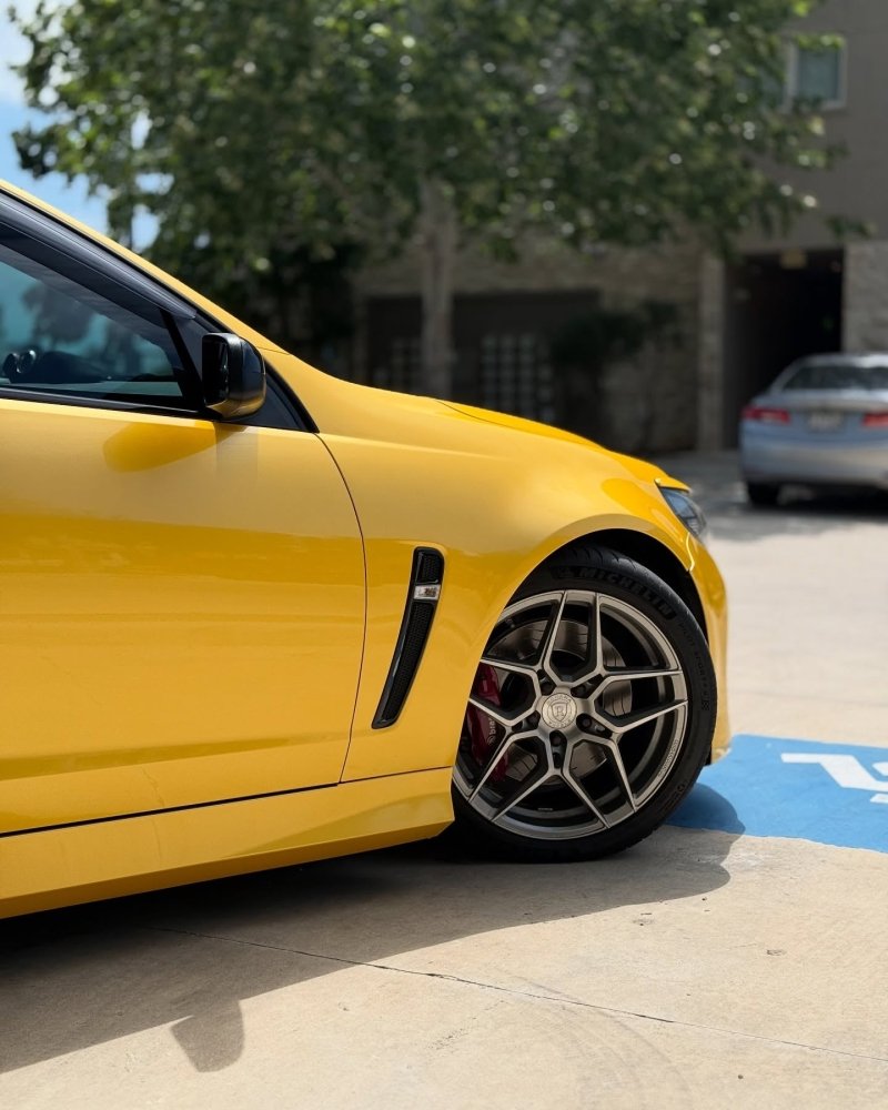 Ultra Gloss Yellow Pearl - Aura Vinyl