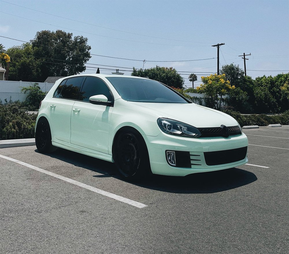 Gloss Avocado Green Pearl - Aura Vinyl