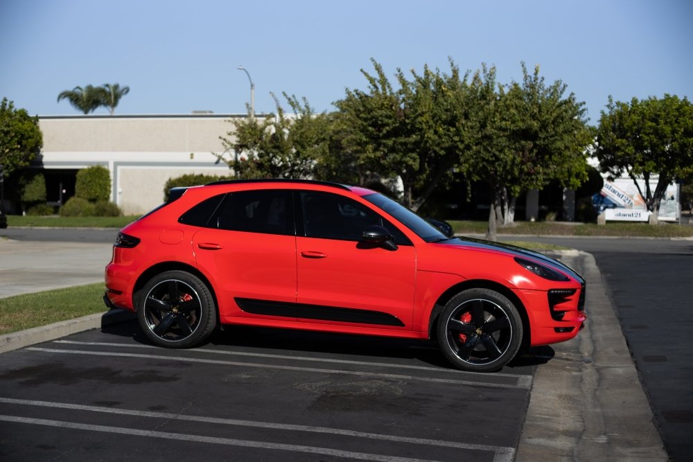 Gloss Carmine Red - Aura Vinyl