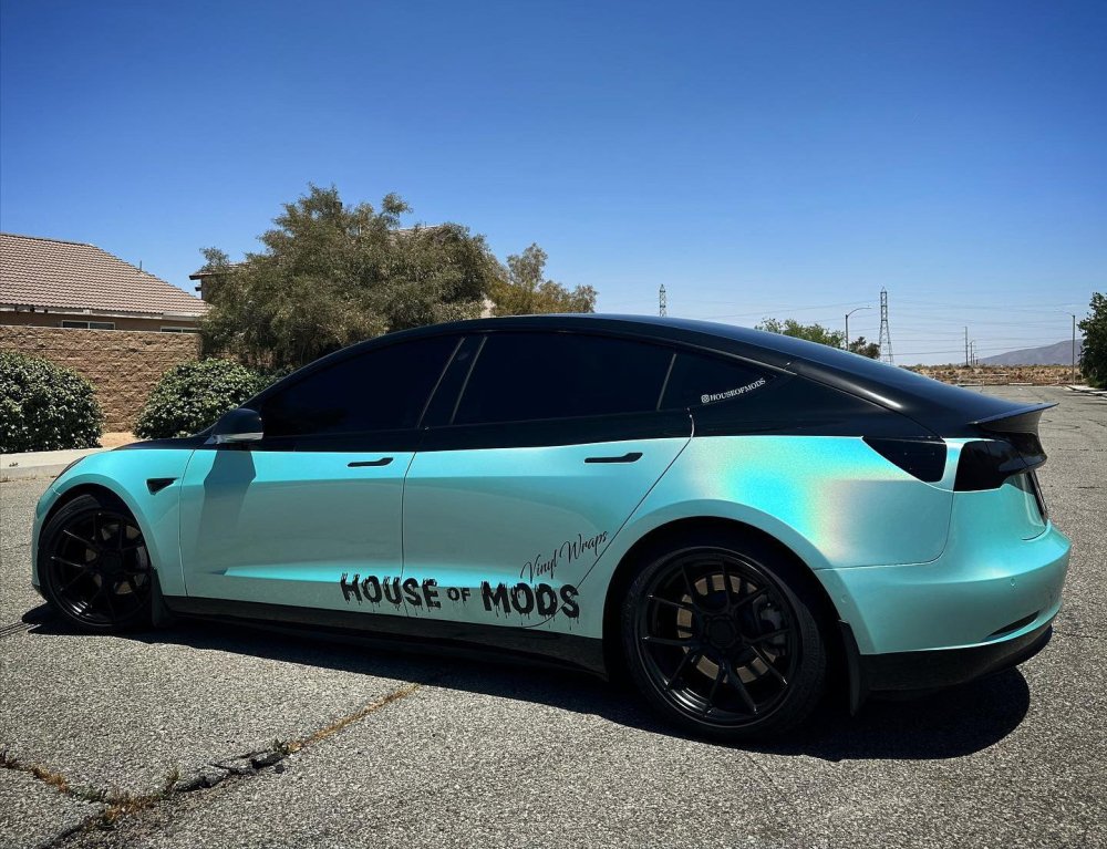 Gloss Iridescent Tiffany Blue - Aura Vinyl