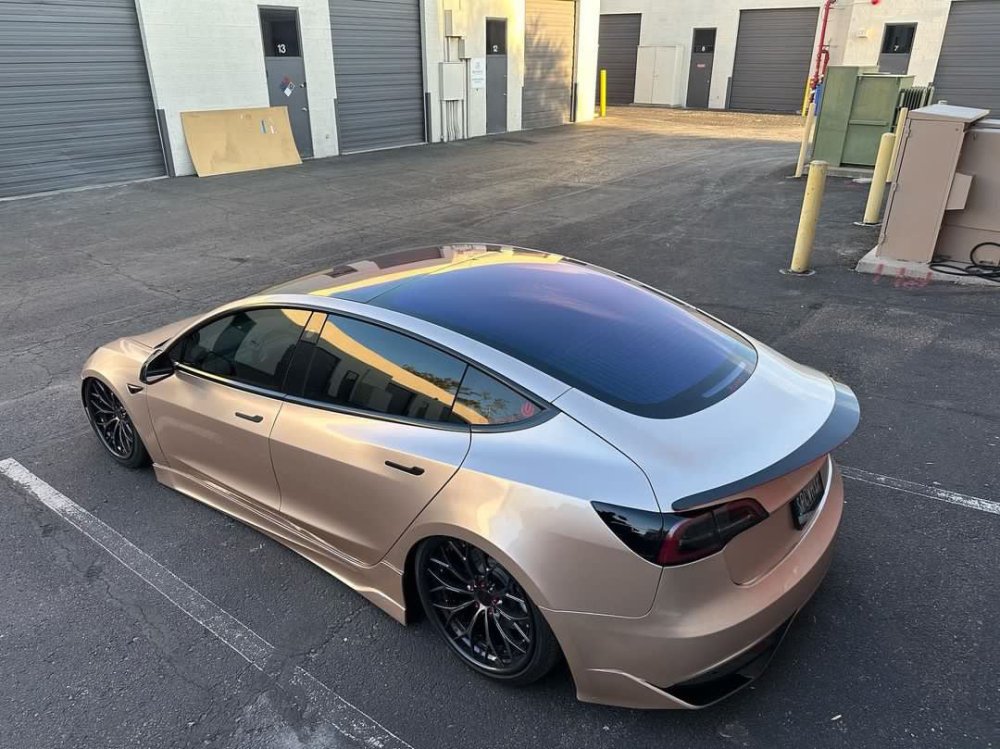 Gloss Paint Metallic Champagne Gold - Aura Vinyl