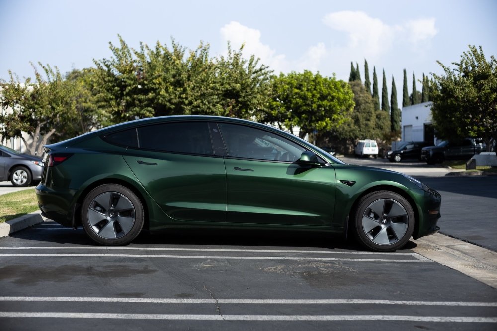 Gloss Paint Metallic Sonoma Green - Aura Vinyl