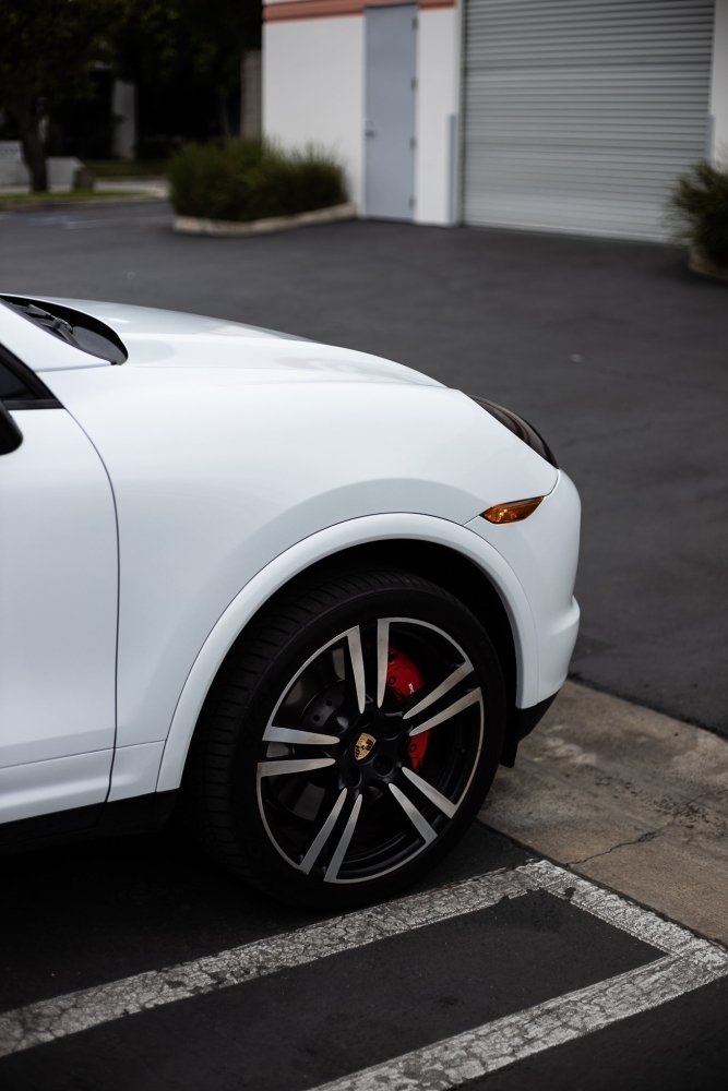 Gloss Paint Metallic White - Aura Vinyl