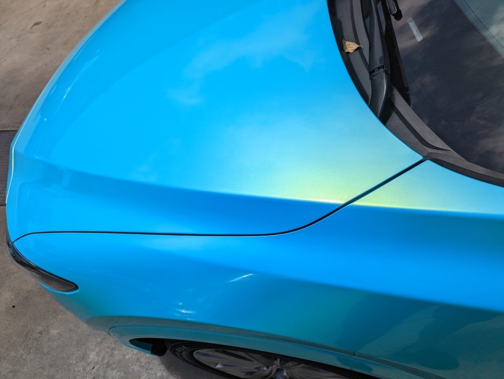 Gloss Sky Gold Shift - Aura Vinyl
