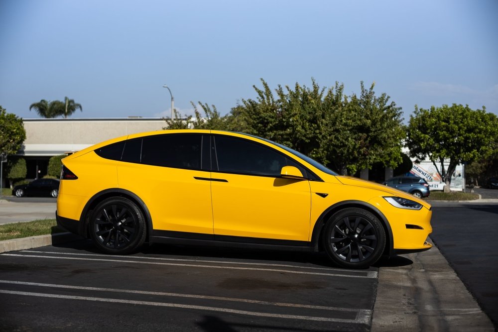 Gloss Sunflower Yellow - Aura Vinyl