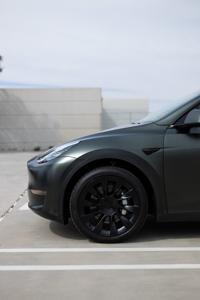 Matte Black Green Shift - Aura Vinyl