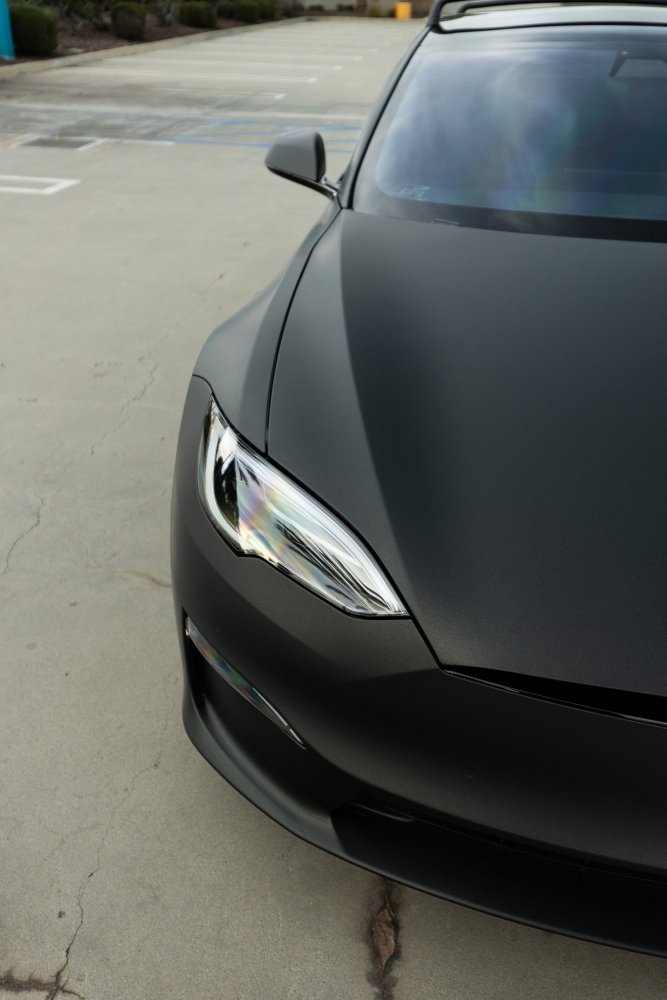 Matte Phantom Black Gold - Aura Vinyl
