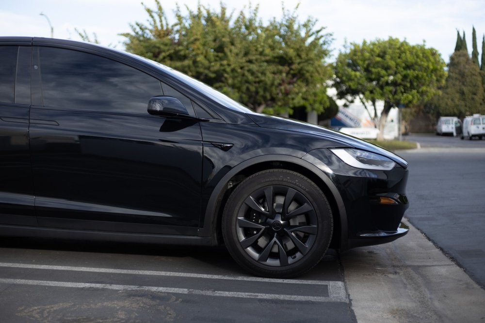 Gloss black wrap surface - Aura Vinyl