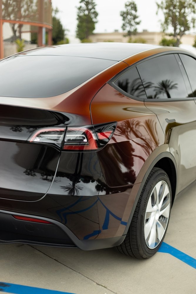 Ultra Gloss Ghost Black Red Shift - Aura Vinyl
