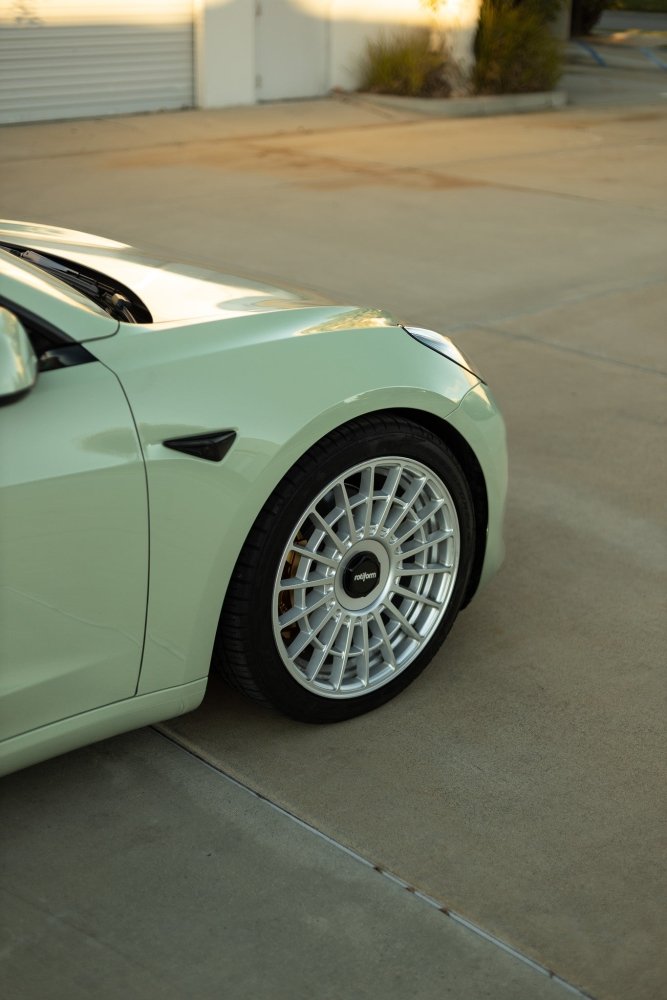 Shiny khaki green wrap finish