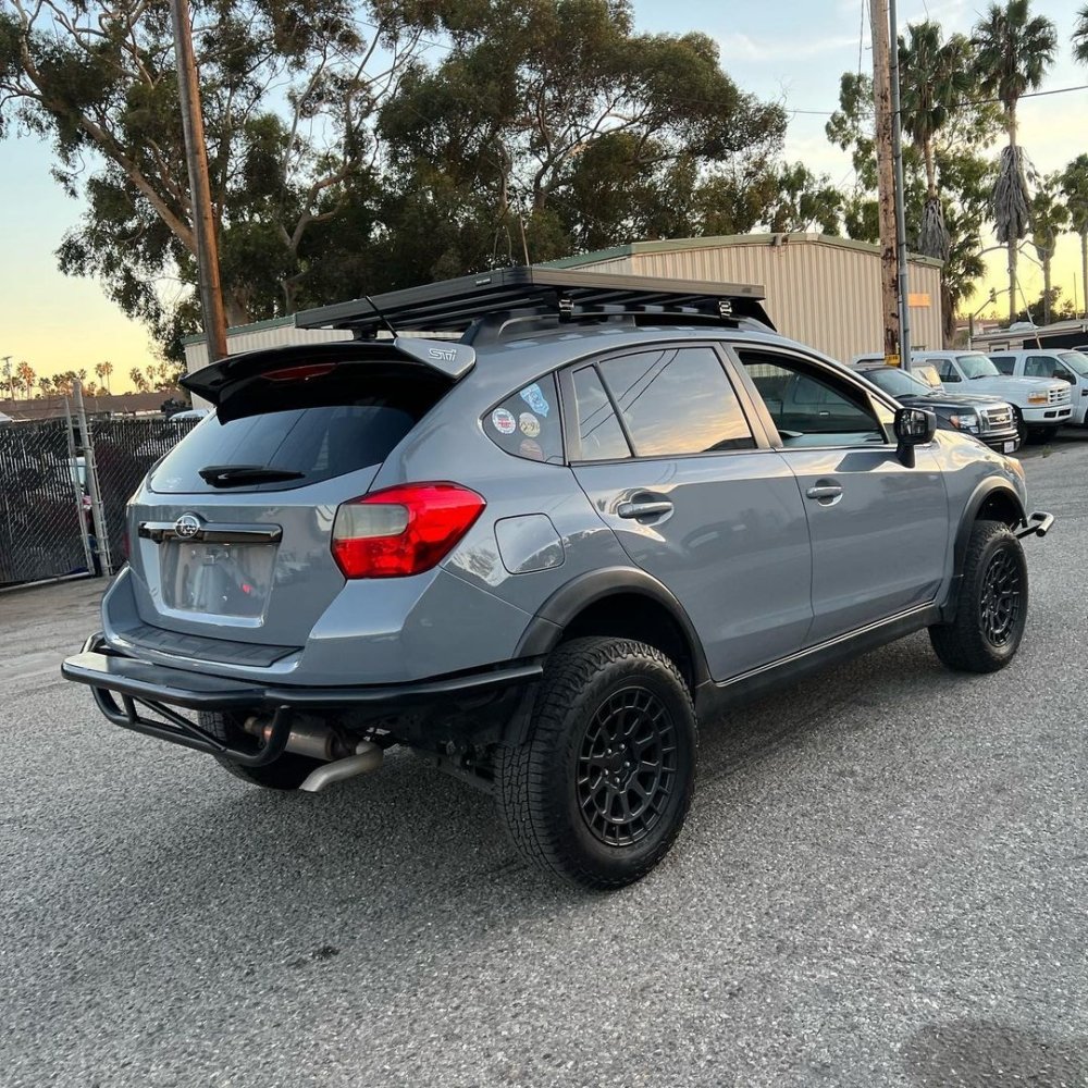 High‑shine nardo grey vinyl
