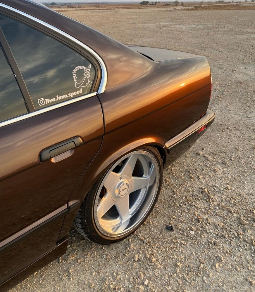 Ultra Gloss Paint Metallic Brown - Aura Vinyl