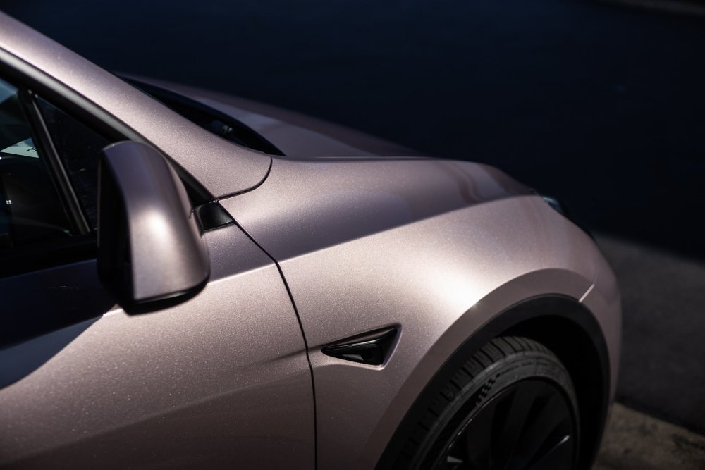 Ultra Gloss Paint Metallic Frozen Berry - Aura Vinyl