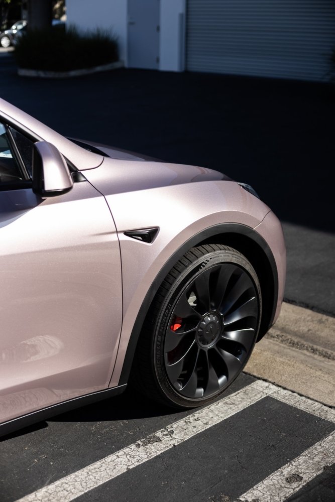 Ultra Gloss Paint Metallic Frozen Berry - Aura Vinyl
